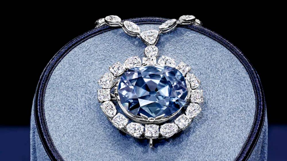 A Journey Through the World’s Most Priceless Fancy Color Diamond Jewels